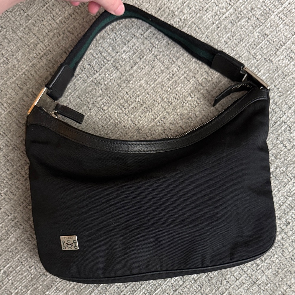 Gucci Shoulder Bag with Green-Trim Strap - Picture 3 of 7